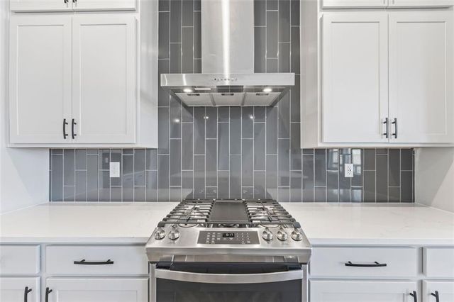 72 Clear Lake Parkway, Hoschton, GA 30548