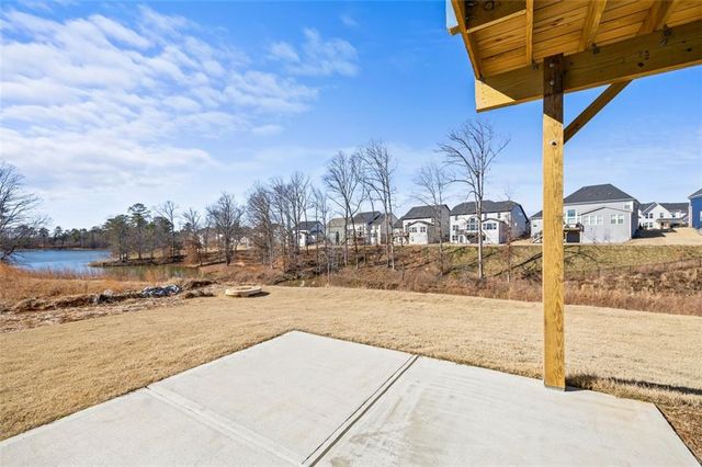 72 Clear Lake Parkway, Hoschton, GA 30548