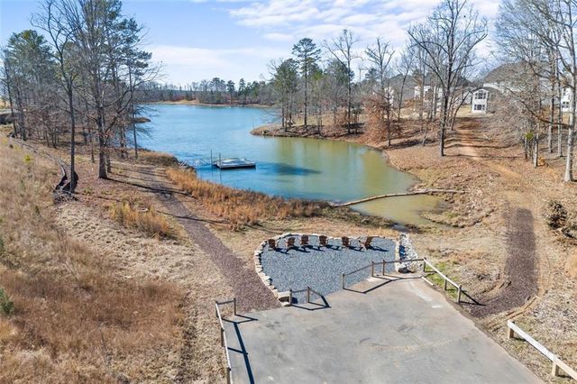 72 Clear Lake Parkway, Hoschton, GA 30548