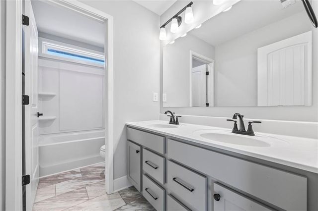 72 Clear Lake Parkway, Hoschton, GA 30548