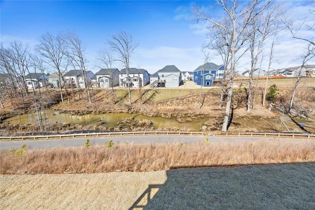 72 Clear Lake Parkway, Hoschton, GA 30548