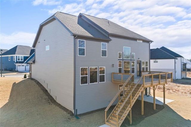 72 Clear Lake Parkway, Hoschton, GA 30548