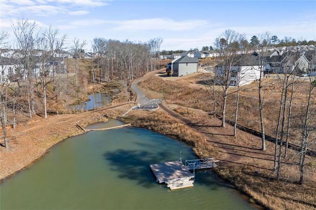 72 Clear Lake Parkway, Hoschton, GA 30548