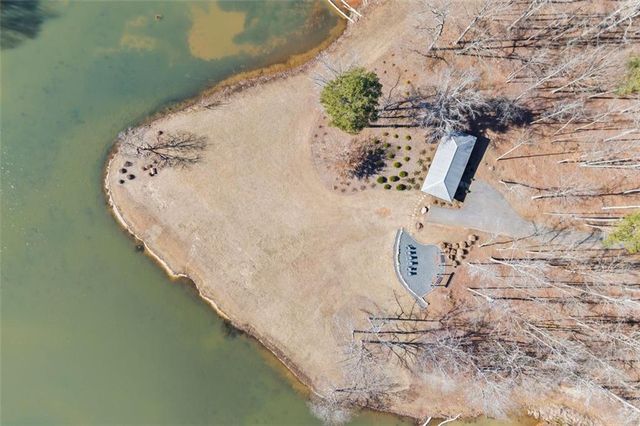 72 Clear Lake Parkway, Hoschton, GA 30548