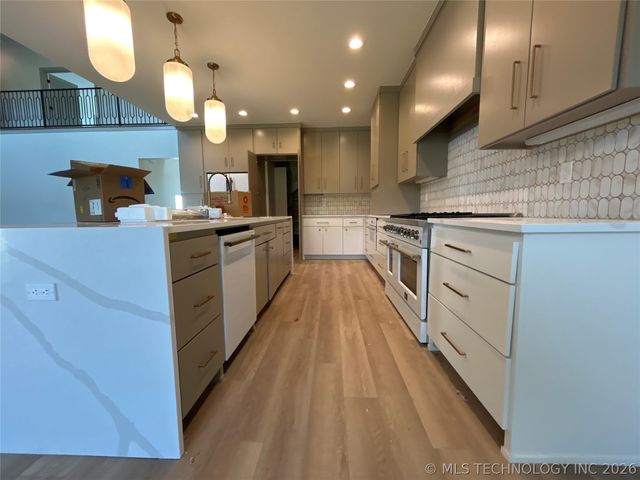 16607 E 41st Place S, Tulsa, OK 74134