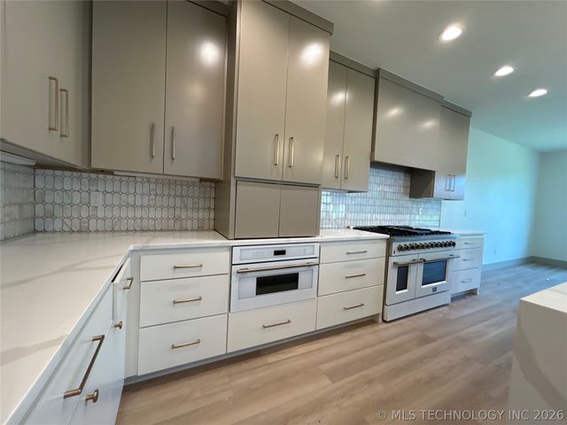 16607 E 41st Place S, Tulsa, OK 74134