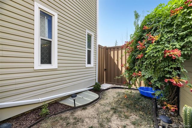 7579 S Monaco Way, Englewood, CO 80112