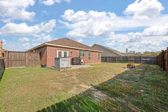 204 Rock Meadow Drive, Crowley, TX 76036