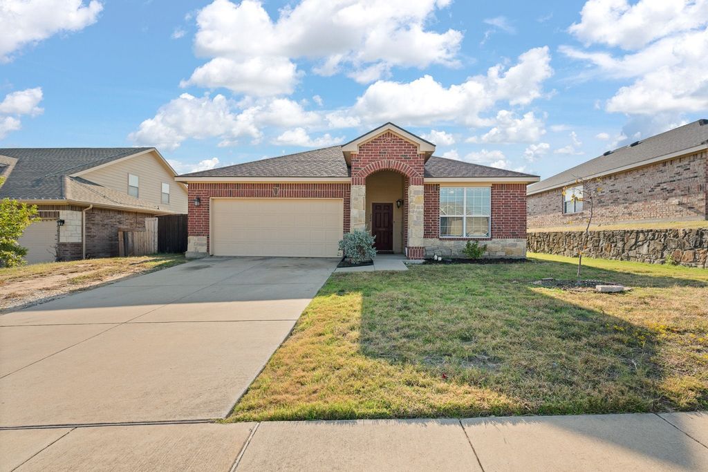 204 Rock Meadow Drive, Crowley, TX 76036