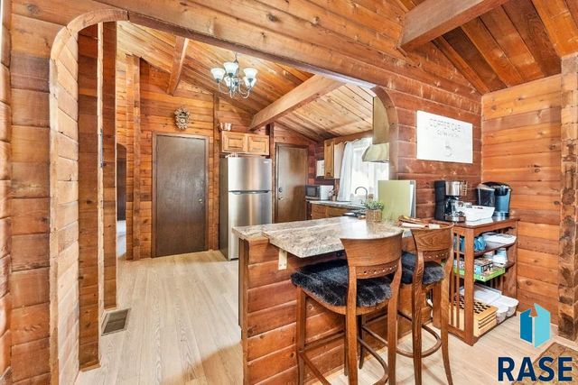 821 N Spring Ave Avenue, Sioux Falls, SD 57104