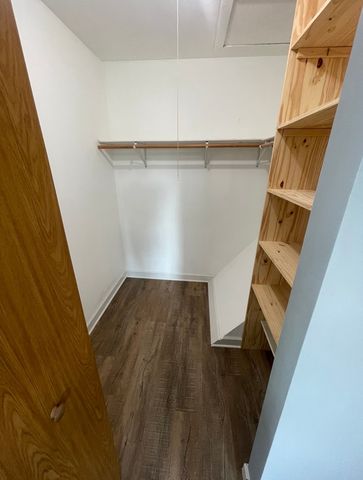 1202 Spur Court, Wheeling, IL 60090