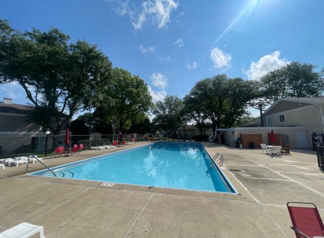 1202 Spur Court, Wheeling, IL 60090