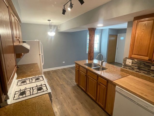 1202 Spur Court, Wheeling, IL 60090