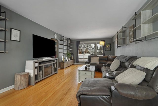 2575 Lincoln ROAD, Kenosha, WI 53143