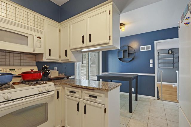 2575 Lincoln ROAD, Kenosha, WI 53143