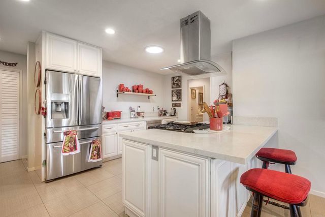 1773 Ivy Road, Oceanside, CA 92054