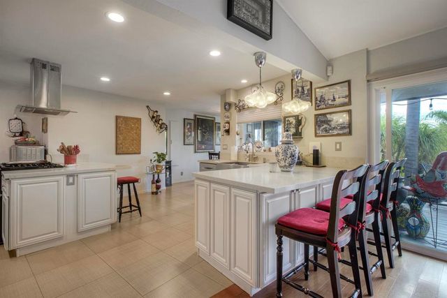 1773 Ivy Road, Oceanside, CA 92054