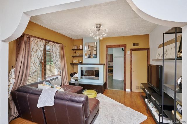 2731 W 32nd Avenue, Denver, CO 80211