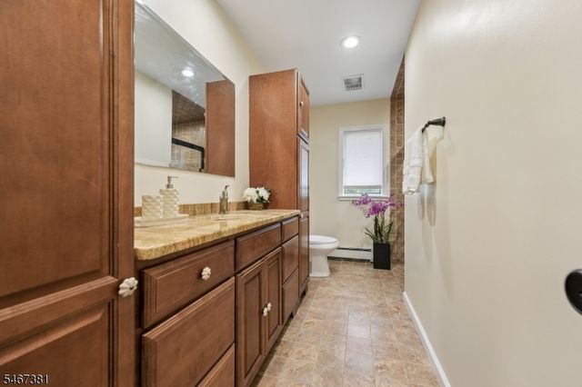 2 Lyonsville Rd, Rockaway Twp., NJ 07005