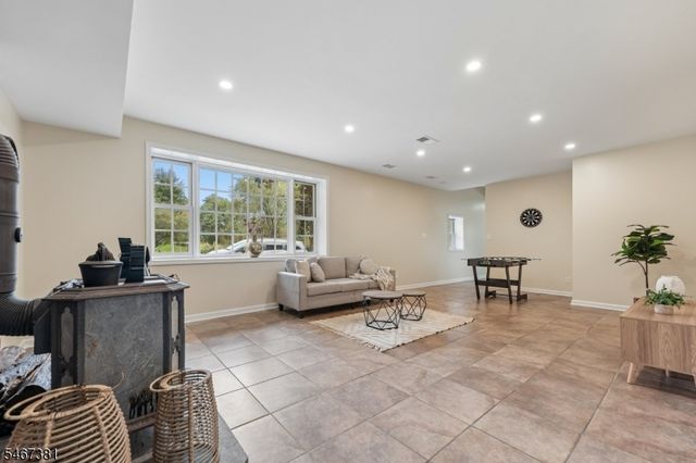 2 Lyonsville Rd, Rockaway Twp., NJ 07005