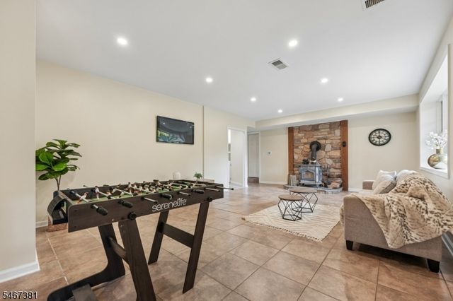 2 Lyonsville Rd, Rockaway Twp., NJ 07005