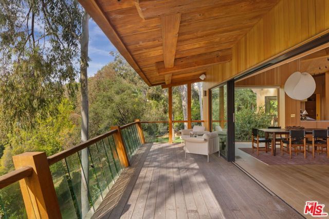 765 N Bonhill Road, Los Angeles, CA 90049