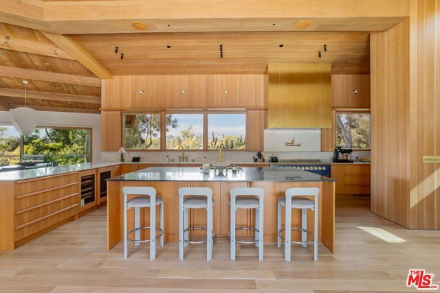 765 N Bonhill Road, Los Angeles, CA 90049