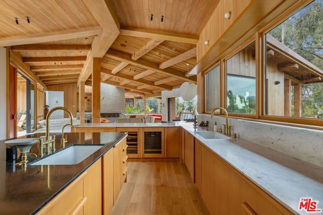 765 N Bonhill Road, Los Angeles, CA 90049