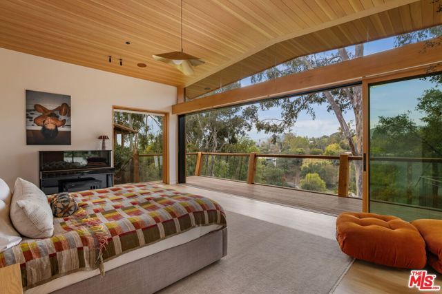 765 N Bonhill Road, Los Angeles, CA 90049