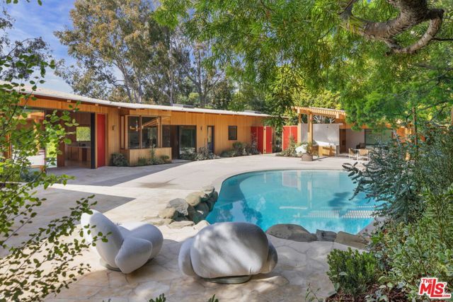 765 N Bonhill Road, Los Angeles, CA 90049