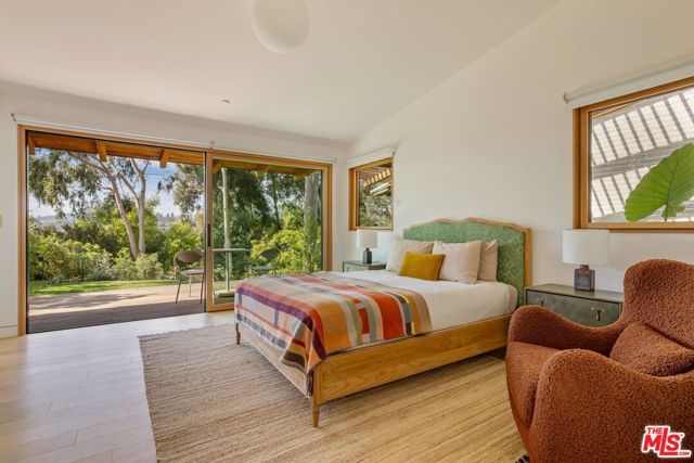 765 N Bonhill Road, Los Angeles, CA 90049