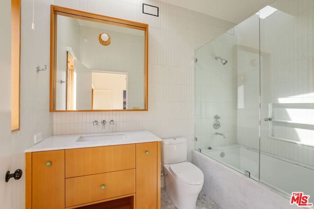 765 N Bonhill Road, Los Angeles, CA 90049