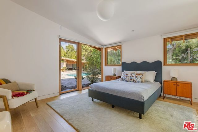 765 N Bonhill Road, Los Angeles, CA 90049