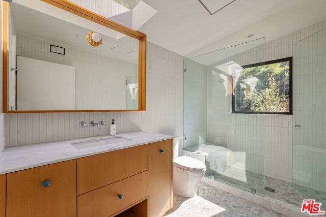 765 N Bonhill Road, Los Angeles, CA 90049