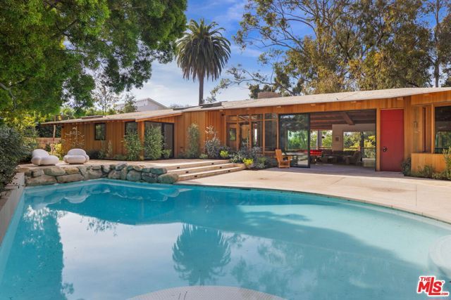 765 N Bonhill Road, Los Angeles, CA 90049