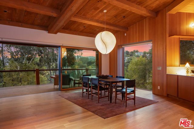 765 N Bonhill Road, Los Angeles, CA 90049