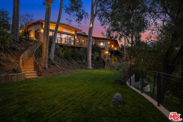 765 N Bonhill Road, Los Angeles, CA 90049