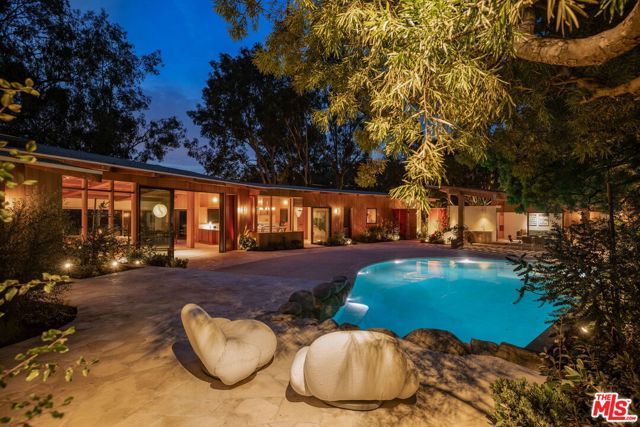 765 N Bonhill Road, Los Angeles, CA 90049