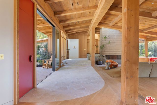 765 N Bonhill Road, Los Angeles, CA 90049