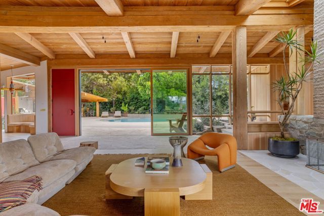 765 N Bonhill Road, Los Angeles, CA 90049