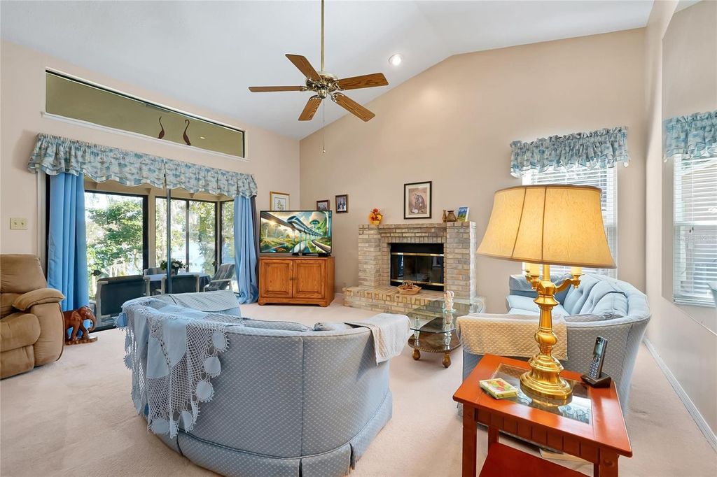 Image 16 of property listing at 816 ROSEMERE CIRCLE, Orlando, FL 32835