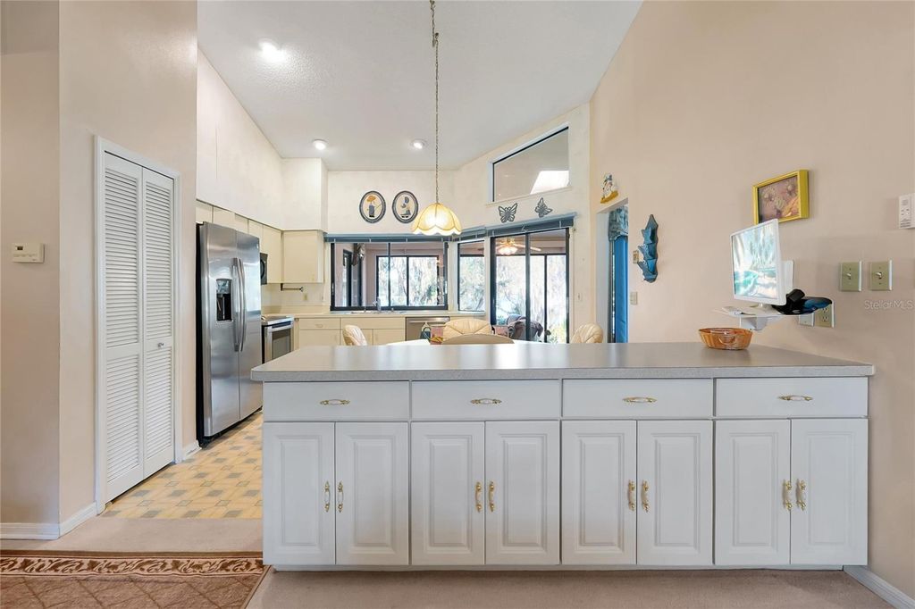 Image 18 of property listing at 816 ROSEMERE CIRCLE, Orlando, FL 32835