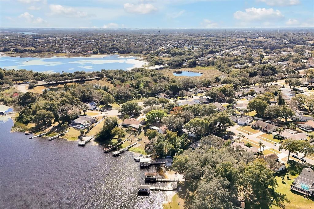 Image 27 of property listing at 816 ROSEMERE CIRCLE, Orlando, FL 32835