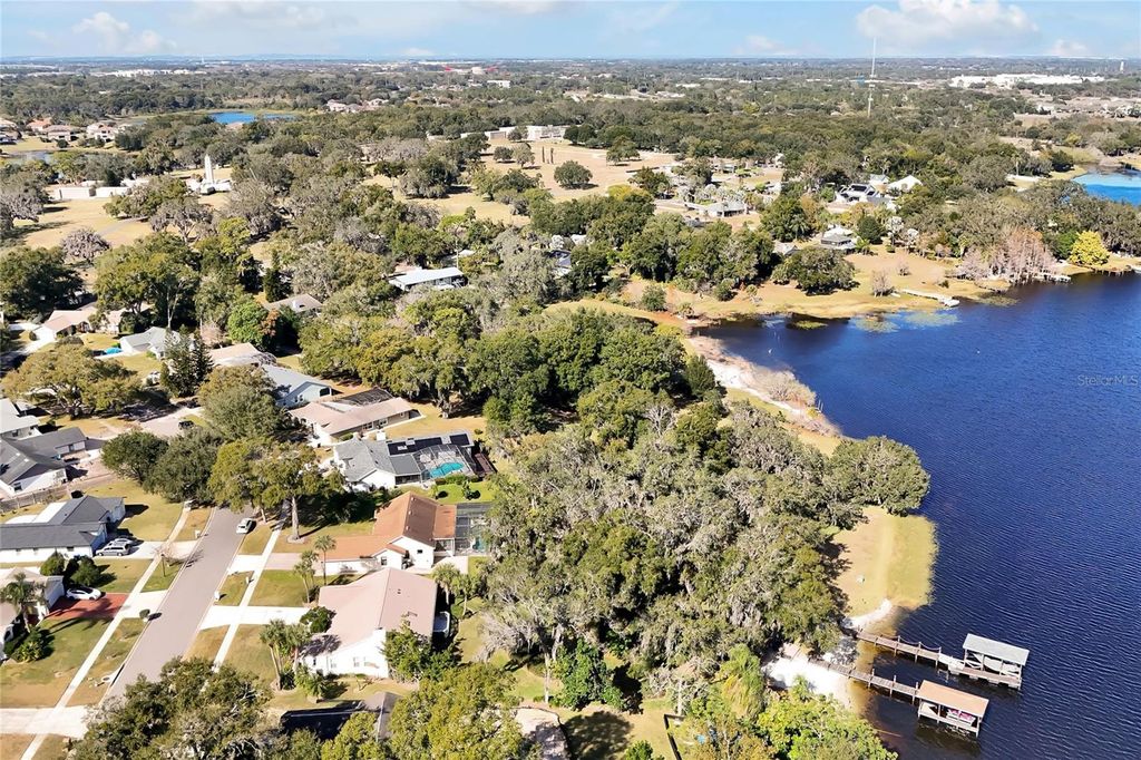 Image 28 of property listing at 816 ROSEMERE CIRCLE, Orlando, FL 32835