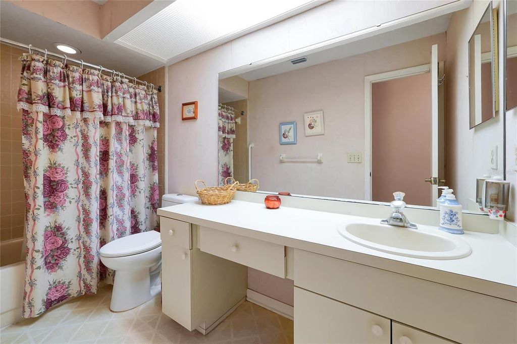 Image 39 of property listing at 816 ROSEMERE CIRCLE, Orlando, FL 32835