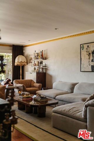 1219 Sunset Plaza Drive 3, West Hollywood, CA 90069