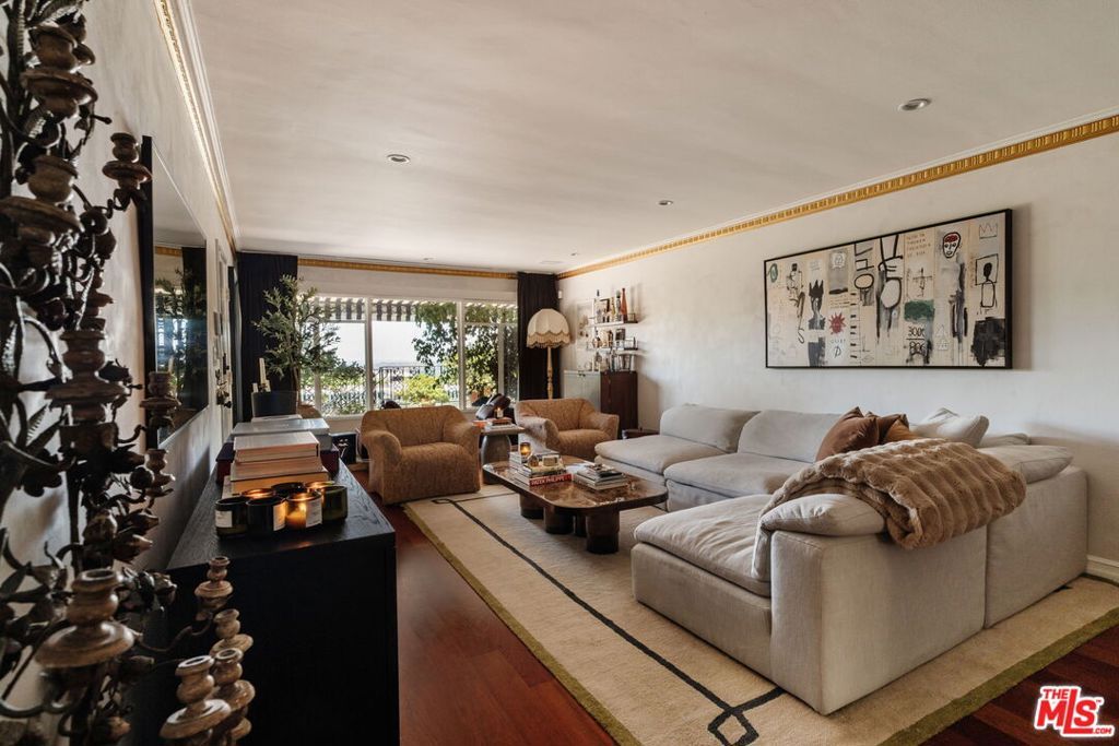 1219 Sunset Plaza Drive 3, West Hollywood, CA 90069