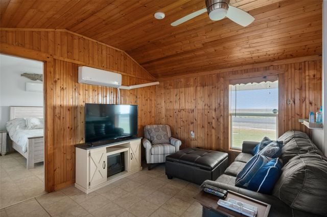 3130 Fm-2031, Matagorda, TX 77414