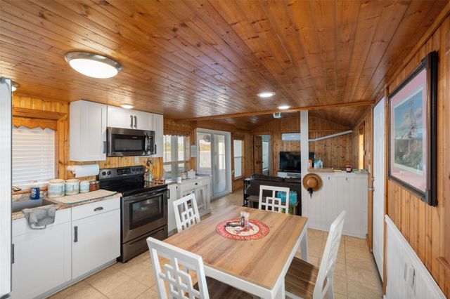 3130 Fm-2031, Matagorda, TX 77414