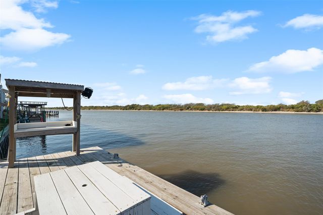 3130 Fm-2031, Matagorda, TX 77414